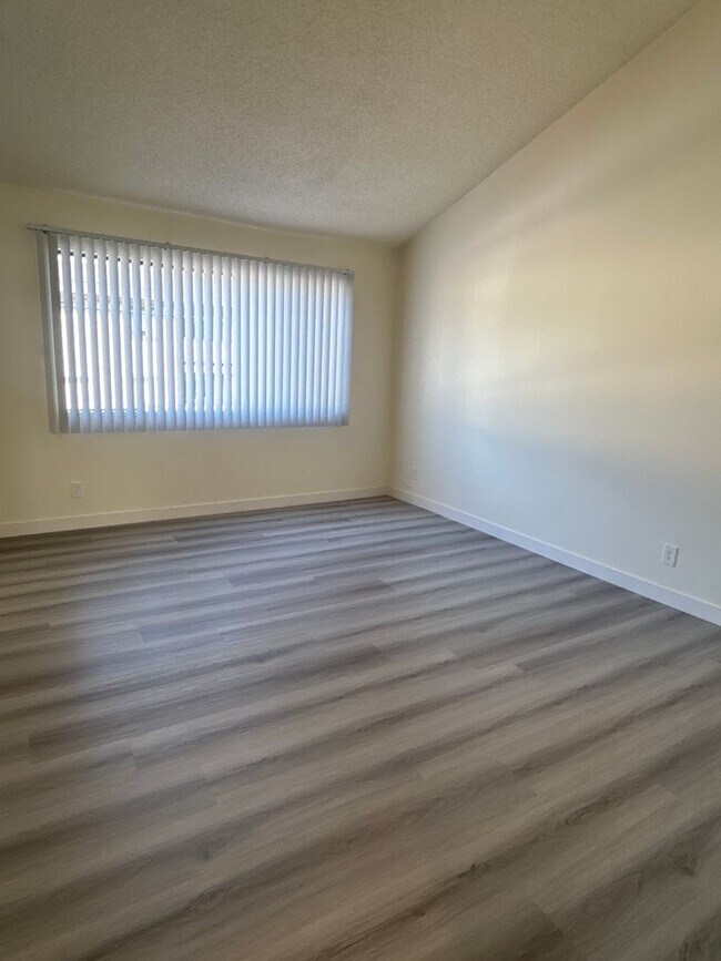 Building Photo - Most Desirable North Alhambra Condo Right Across from City Hall and Walking to Alhambra HS