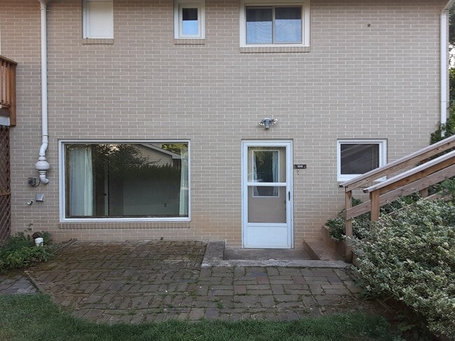 Entrance - 104 E Clearview Ave