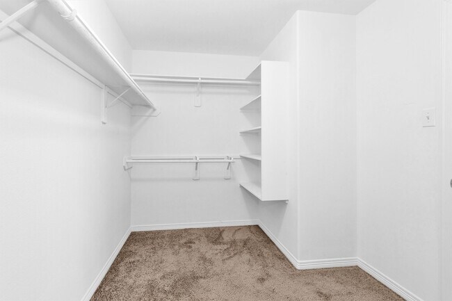 Building Photo - 2 Lulach Cir
