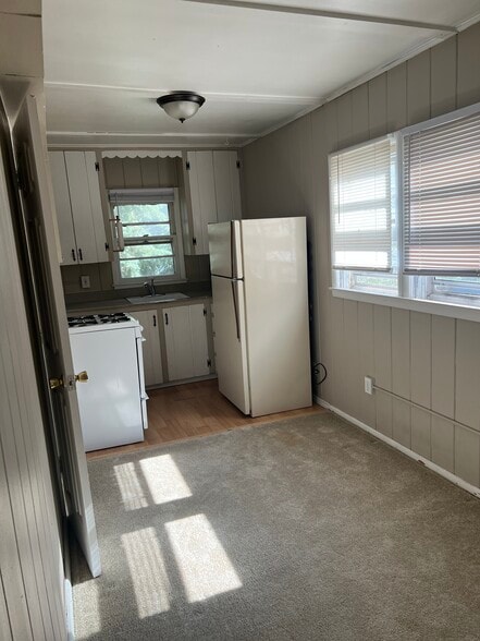 Building Photo - 315 E St Vrain St