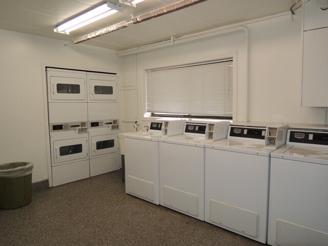 Building Photo - 204 E Bailey Rd