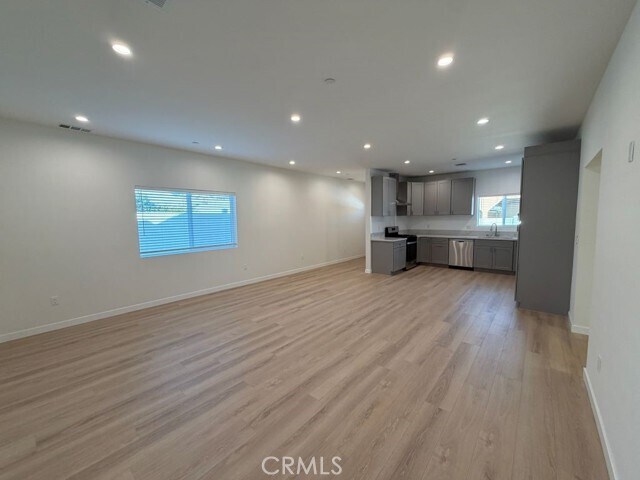 Building Photo - 10867 Nettleton St