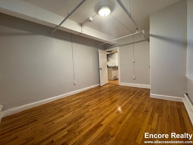 Building Photo - 1450 Commonwealth Ave