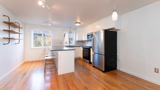 Building Photo - 3606 22nd Ave W