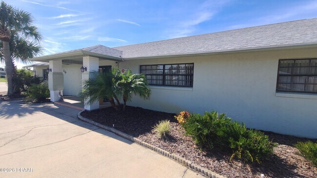 Building Photo - 428 Sandpiper Ct