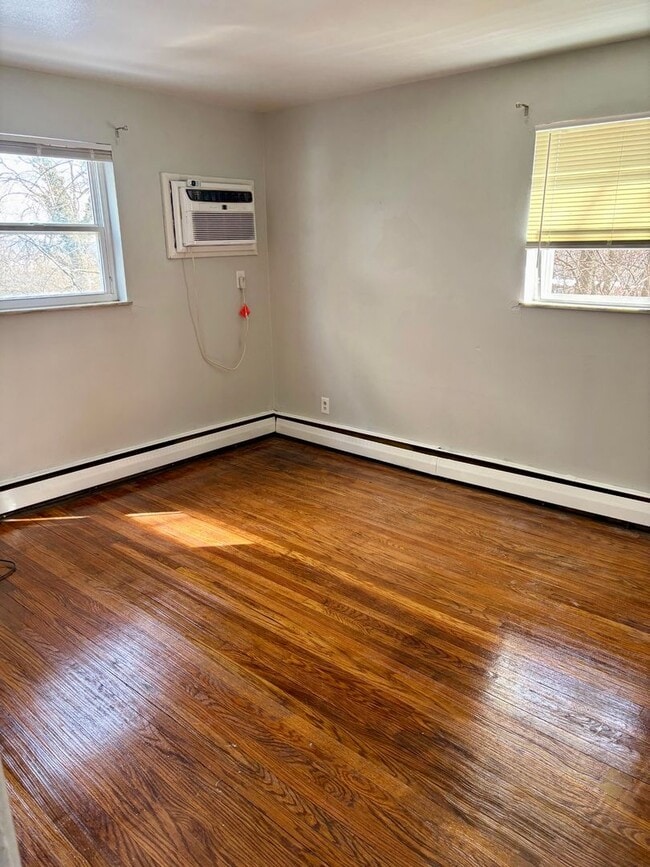 Building Photo - 2553 W North Bend Rd