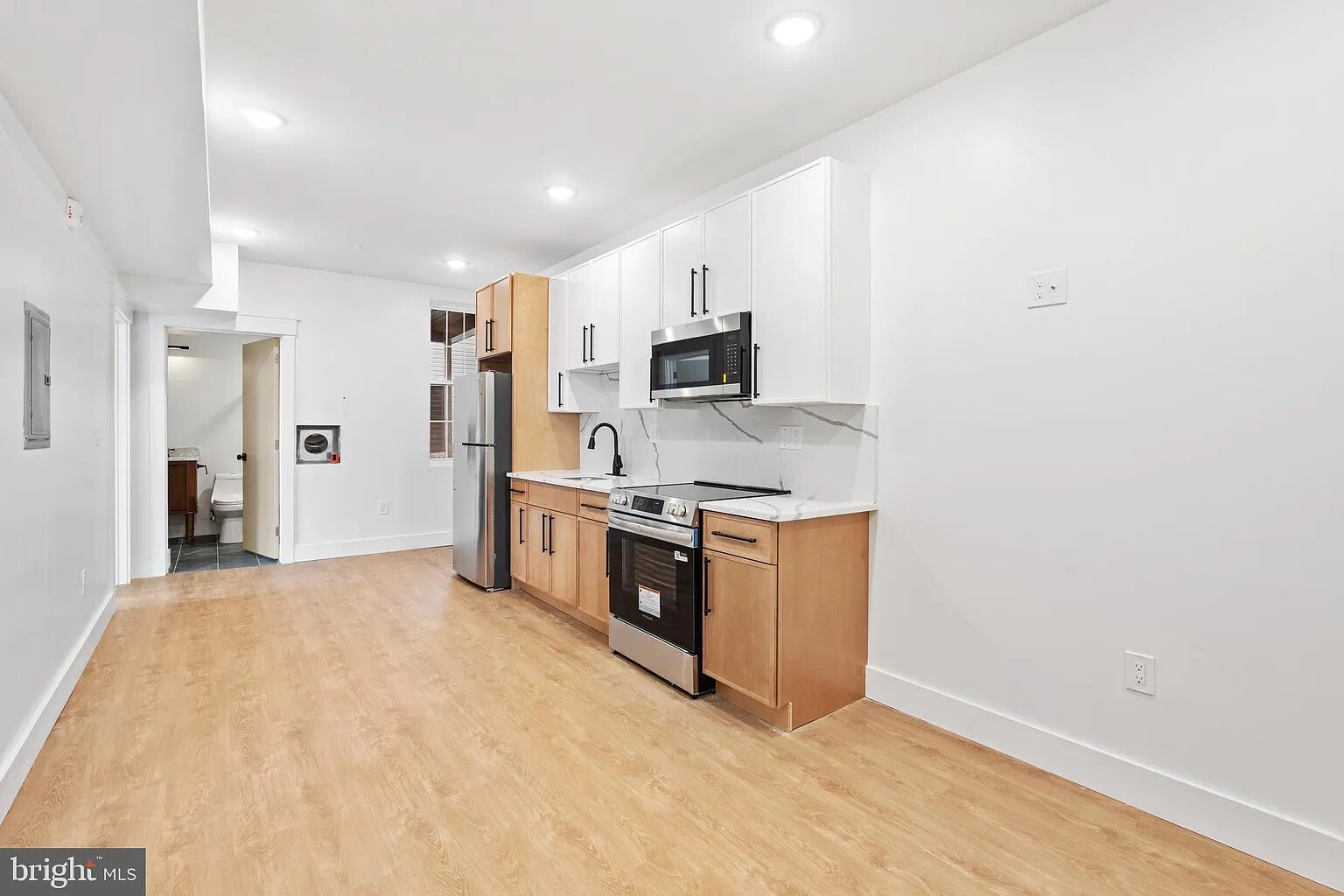 Building Photo - 900 N 41st St