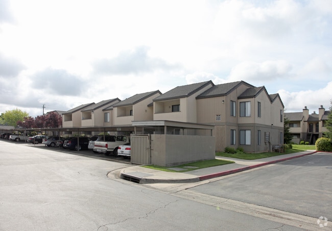 Building Photo - Renaissance Apartment Homes