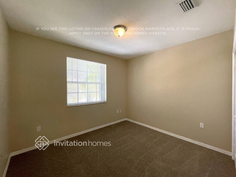 Building Photo - 10522 SW 161st Ave