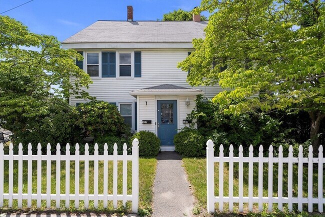 Building Photo - 589 Willard St
