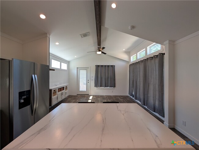 Building Photo - 120 Water Hole Ln