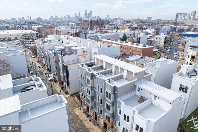 Building Photo - 1940 N Orianna St