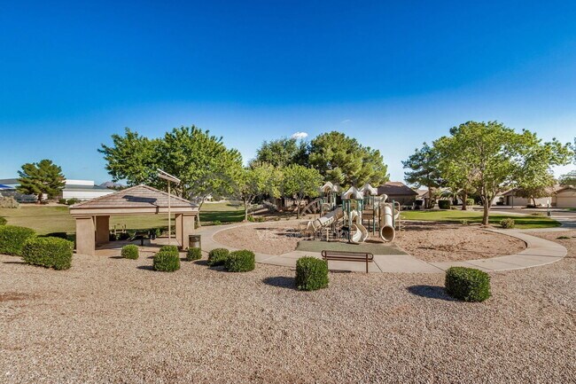 Building Photo - 9233 E Neville Ave