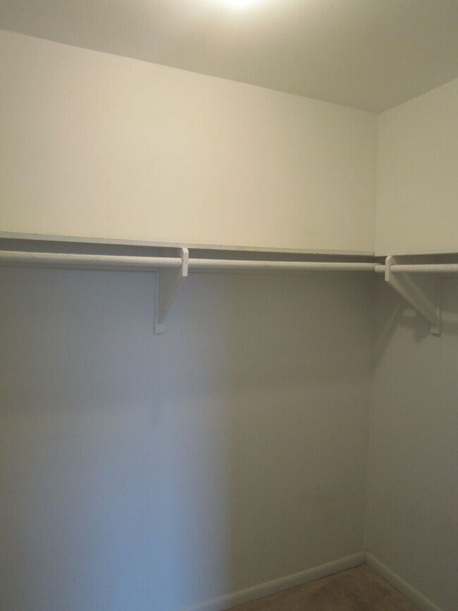 Building Photo - Conveniently located near Tysons, Metrobus, the Toll Road, and West Falls Metro.