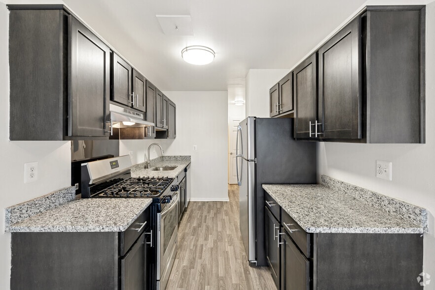 Nottingham - 3BR, 1.5BA - 1,056SF - Kitchen - Novi Ridge