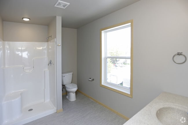 2 Bedroom Master Bathroom - Country View Apartments