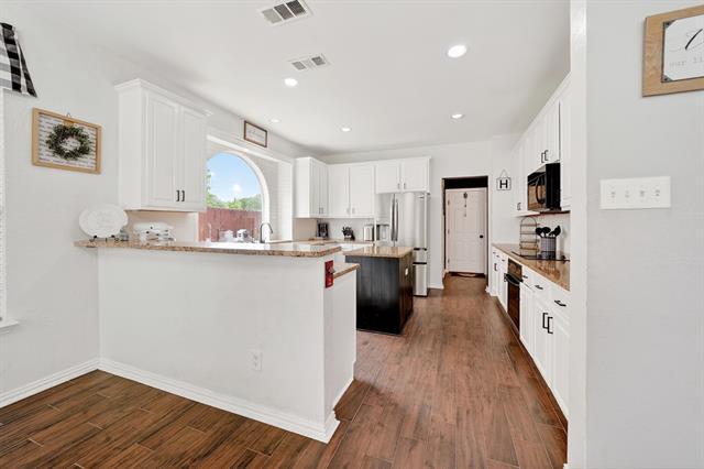 Building Photo - 8310 Sawgrass Ln