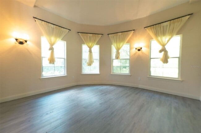 Building Photo - 10430 Birch Tree Ln