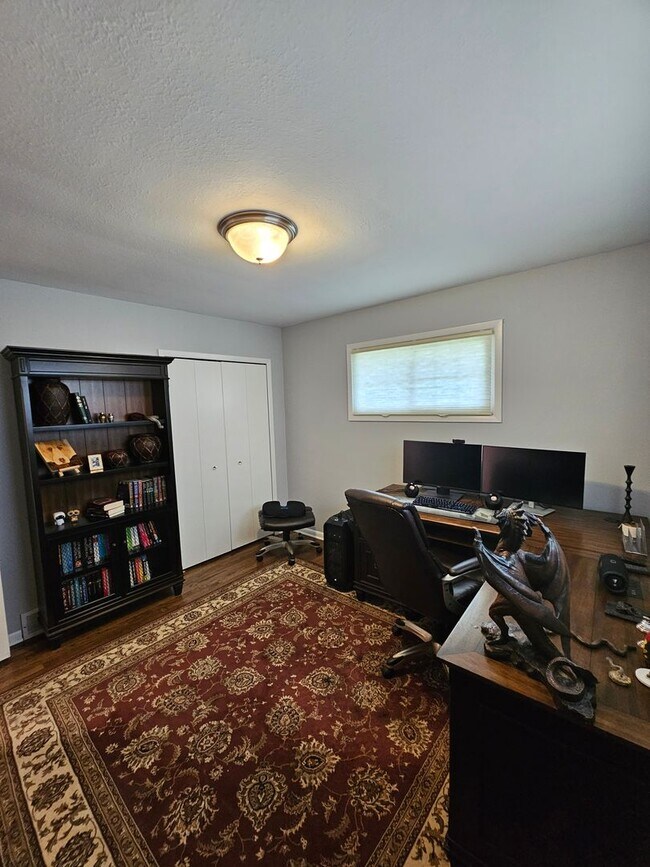 Building Photo - 5648 Beacon Hill Dr