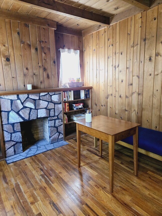 Bedroom 3 with small desk/work space - 205 Harvard Dr SE