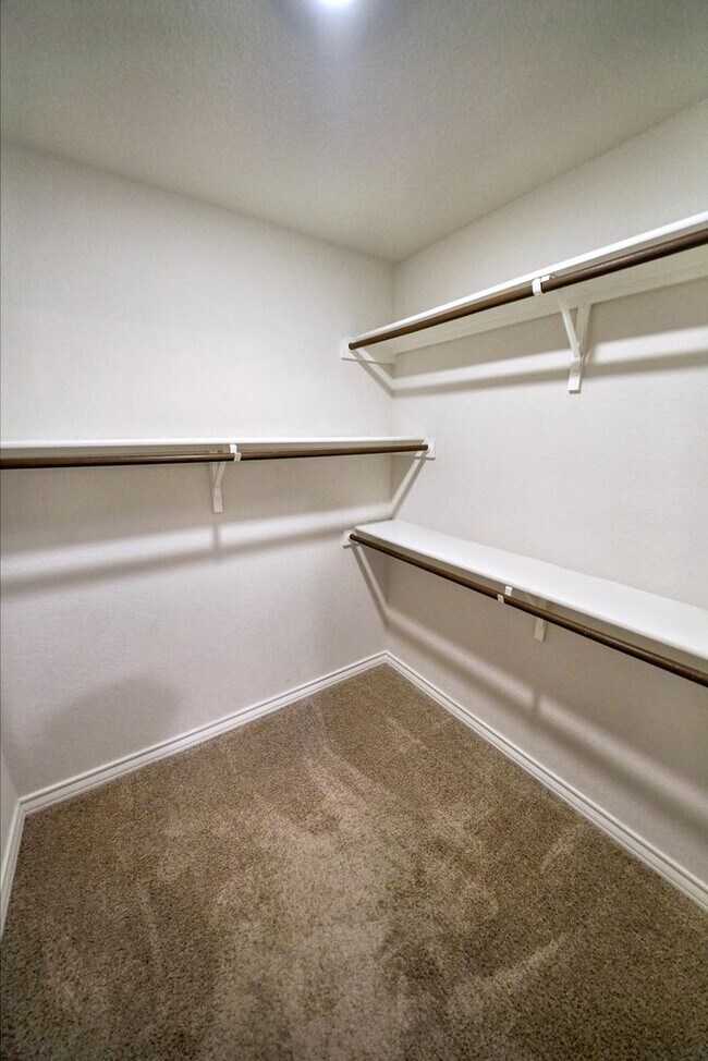 Building Photo - Stunning 4-Bedroom Home in Cobalt Canyon, ...