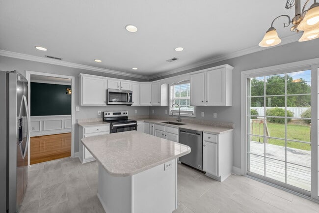 Building Photo - 2907 Judge Manly Dr
