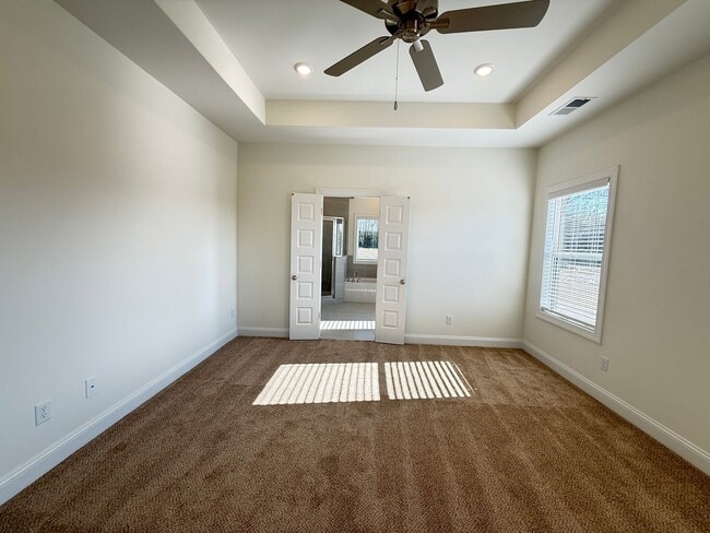 Building Photo - 7436 Newbury Dr