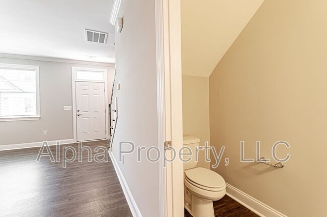 Building Photo - 18 Alderly Wy
