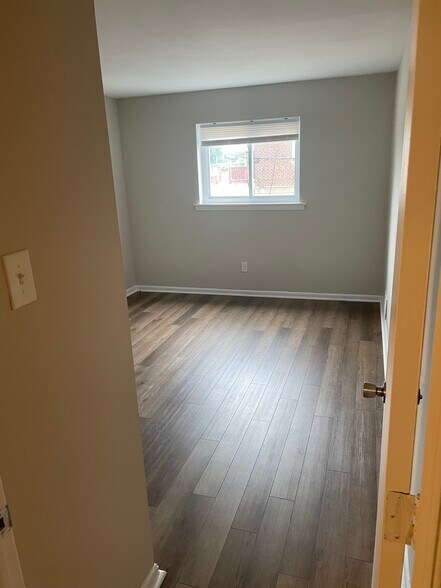 Bedroom 1 - 328 Hermit St
