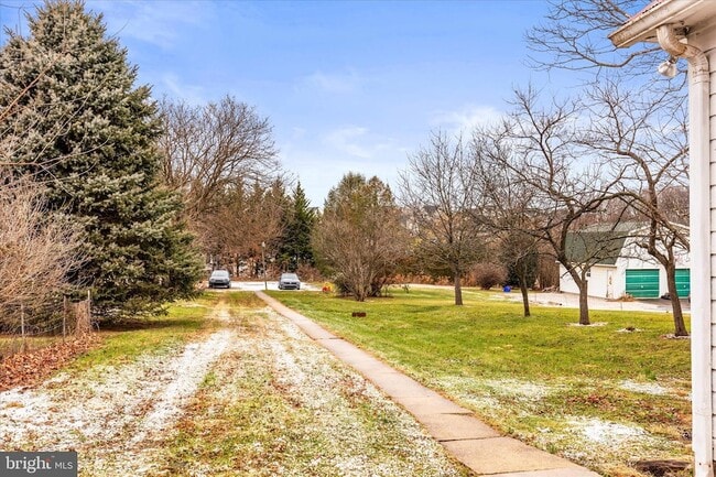 Building Photo - 6 N Main St