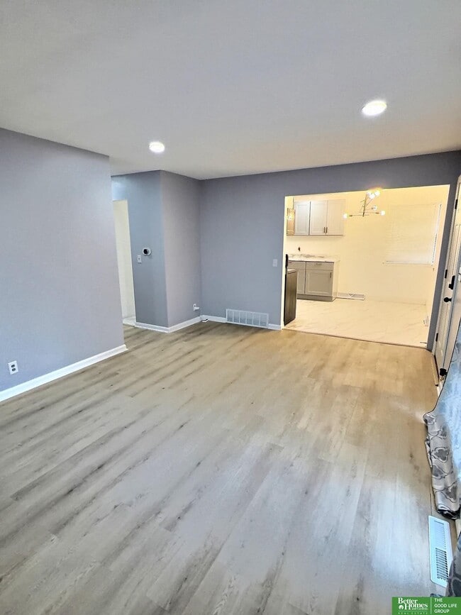 Building Photo - 5119 Pratt St