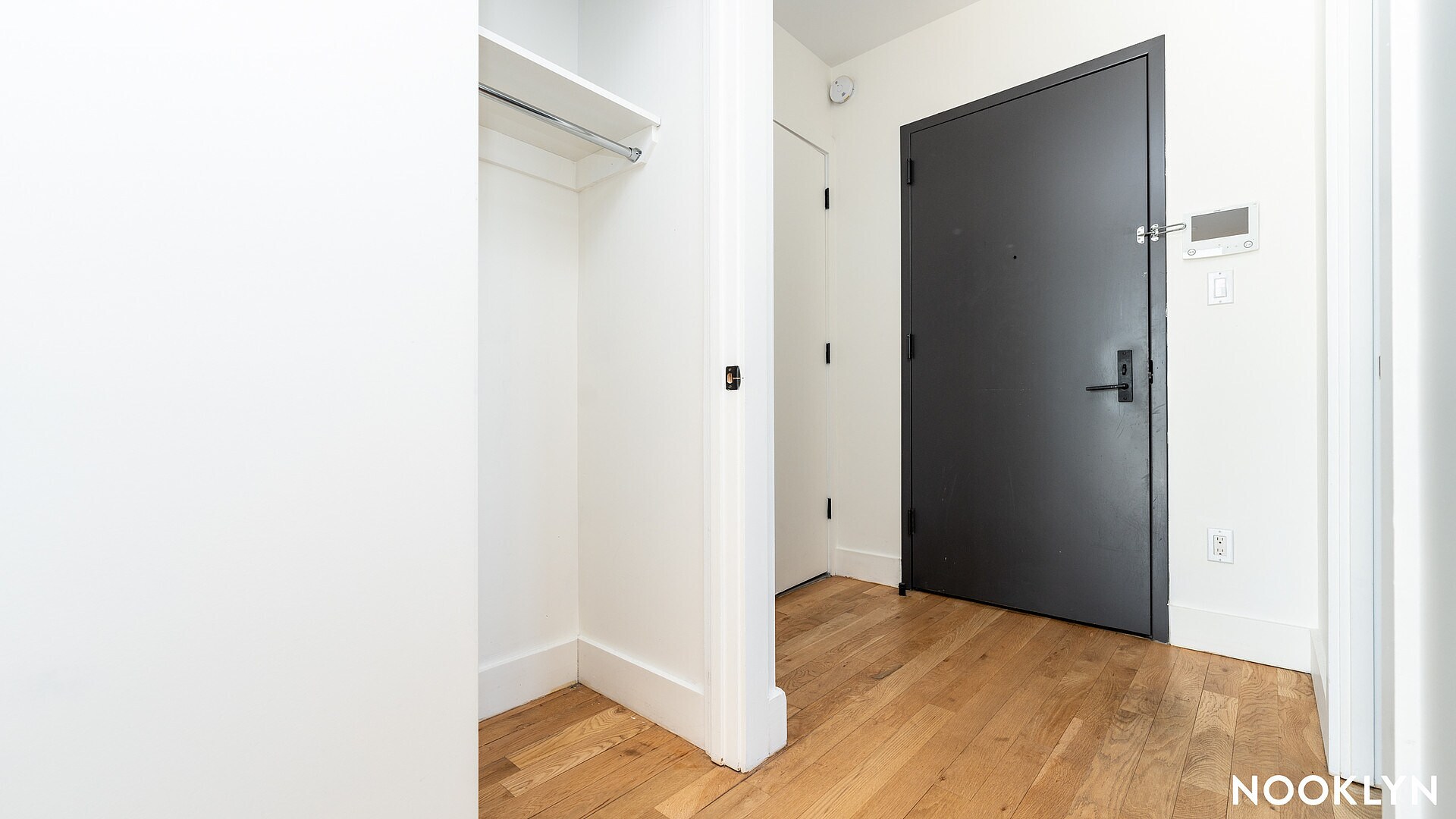 Building Photo - 824 E New York Ave