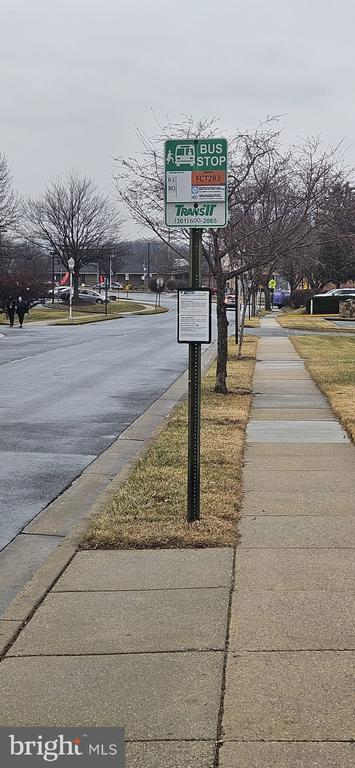 Building Photo - 997 Heather Ridge Dr