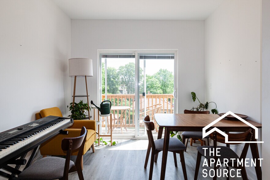 Building Photo - 4939 N Saint Louis Ave