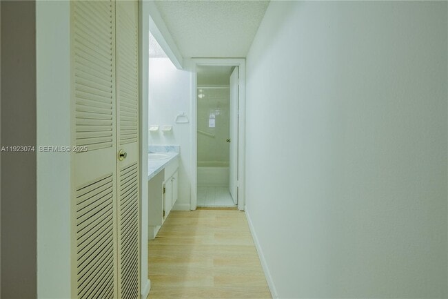 Building Photo - 1900 W 68th St