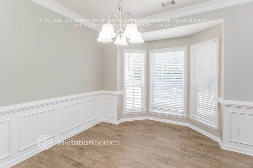Building Photo - 2231 Creekway Dr