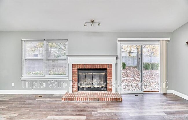 Building Photo - 121 Walnut Hill Dr