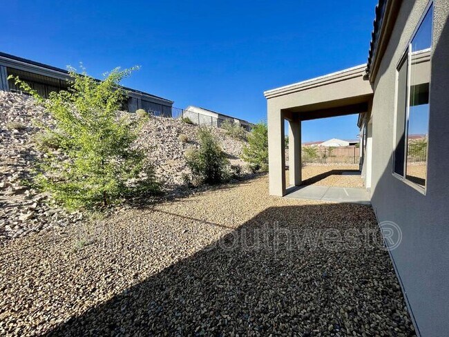 Building Photo - 2259 E Robby