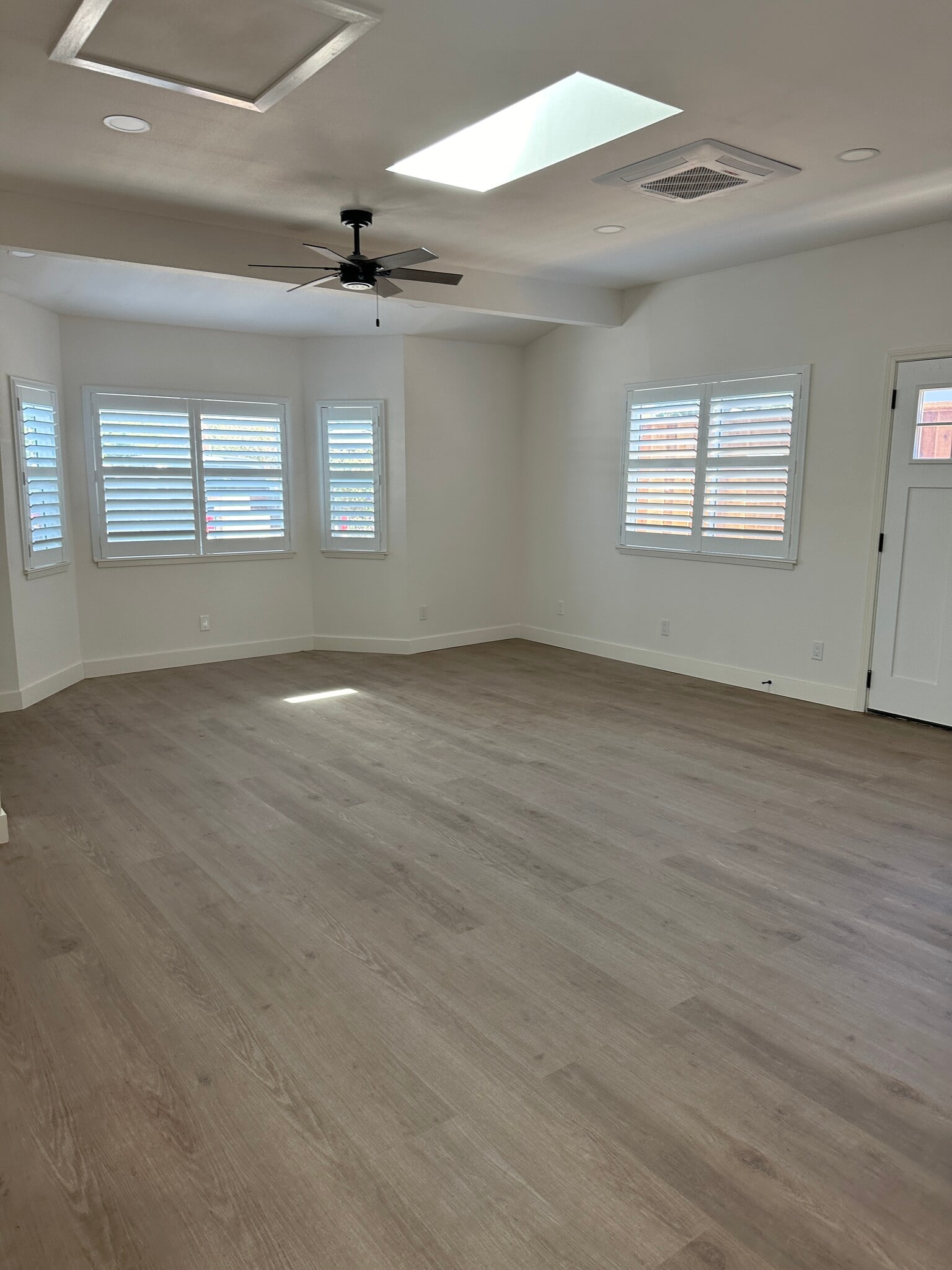 Building Photo - 641 Toyon Ave