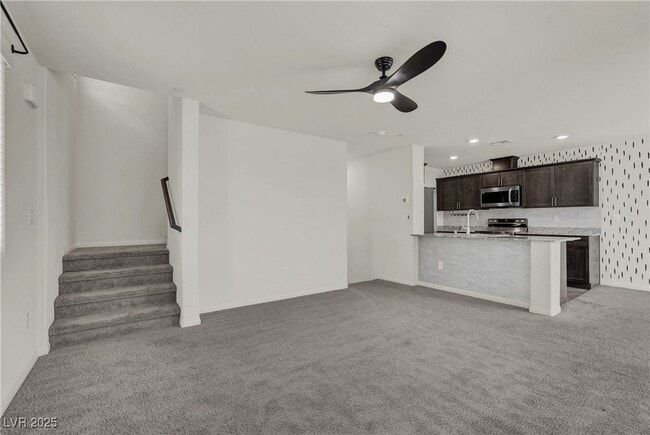 Building Photo - 2662 Champagne Gold Ave