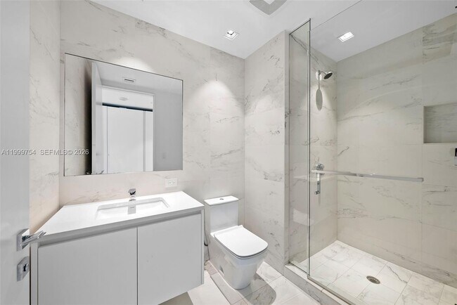 Building Photo - 1000 Biscayne Blvd