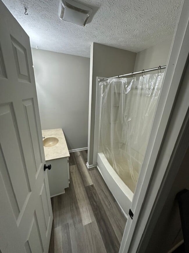 Building Photo - 3BD 1.5BA House in Uniontown (Lake LSD)