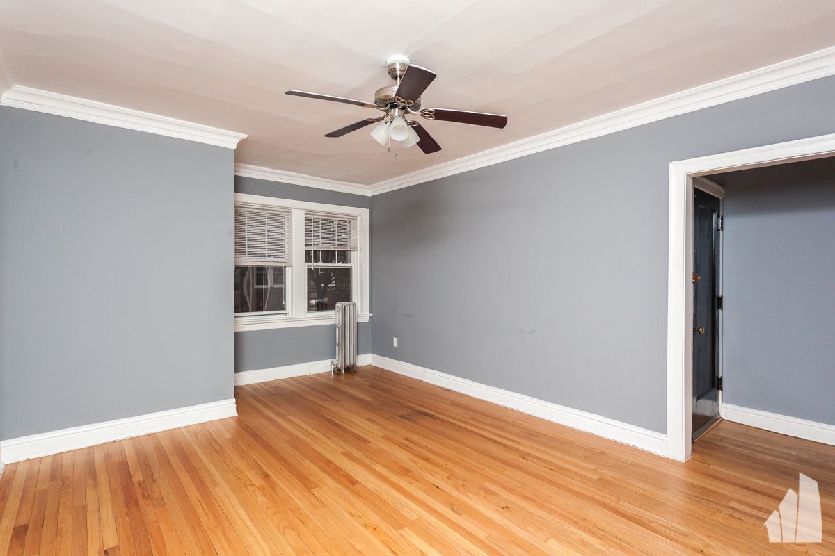 Building Photo - 5937 N Paulina St