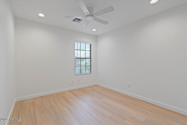 Building Photo - 21233 N 30th Ave