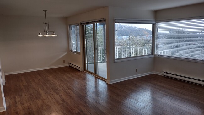 Dining room to Deck - 2215 W Raye St