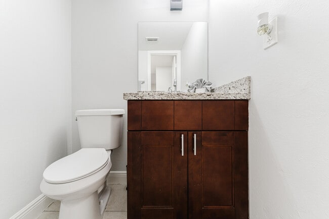 Building Photo - 1800 NW 4th Ave