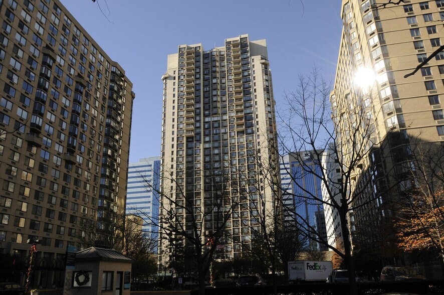 High-Rise building facing Hudson River - 45 river drive south