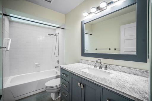 Building Photo - San Diego Desirable Del Cerro - Two Weeks Free - 3 bed / 2 bath Attached Home w Garage, Patio, an...