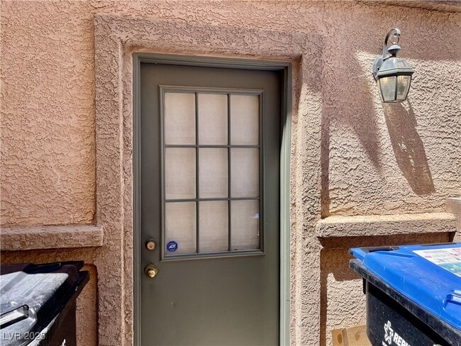 Building Photo - 8233 Strawberry Spring St