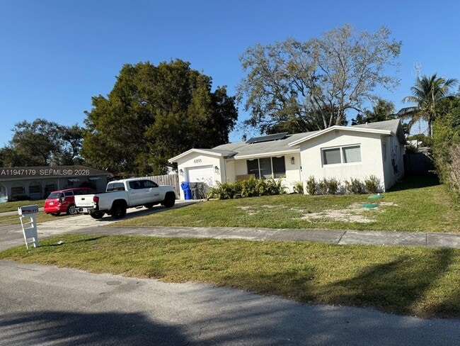 Building Photo - 6891 Scott St